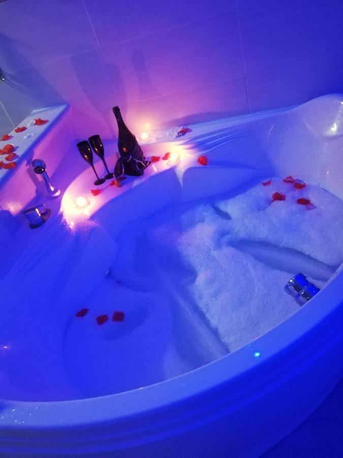 V&M Suite Con Jacuzzi Ostuni Zewnętrze zdjęcie